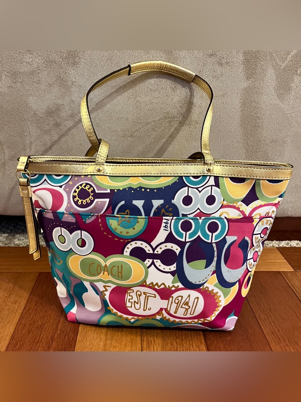 Coach Poppy Signature C Tote Graffiti Gold Trim, Hangtag, 2 Purse Scarves - Picture 6 of 15